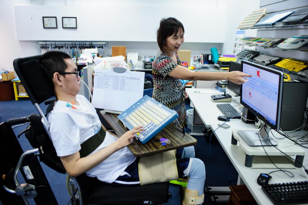 Aide aux handicapés