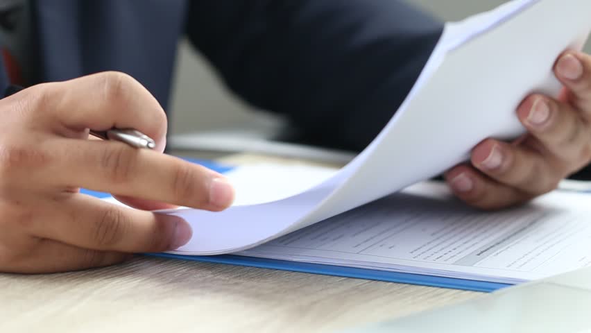 Lorsqu’il soumet une candidature en indiquant les raisons, le candidat peut être exclu de la liste des jurés