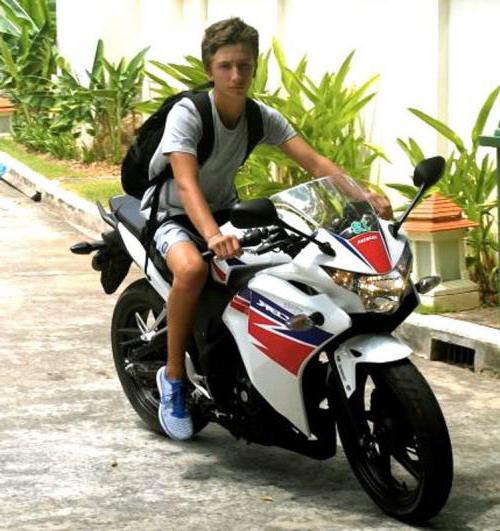 quel âge pouvez-vous conduire une moto en Russie