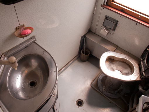 Dry placard dans un train électrique