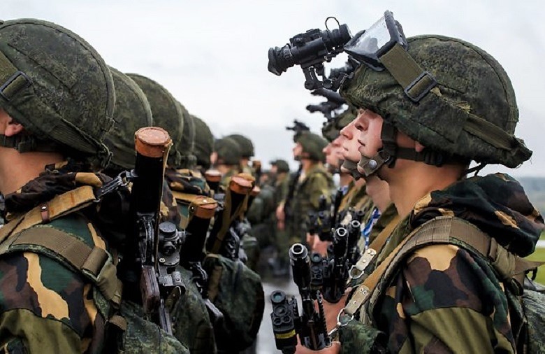 Soldats dans les rangs