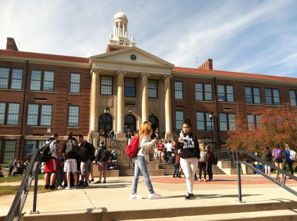 Quelle est la différence entre un gymnase et une école et lycée
