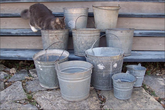 machines for the production of galvanized buckets