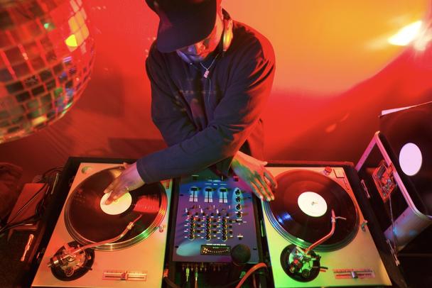 how to build a night club