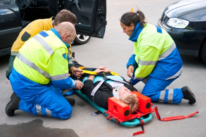 à la suite d'un accident de la route