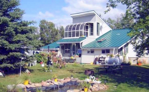 les familles nombreuses reçoivent des terres