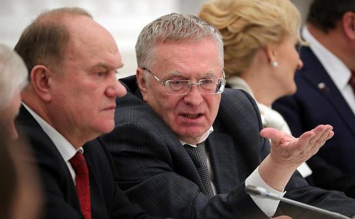 la procédure d'adoption de la loi passe par quatre étapes