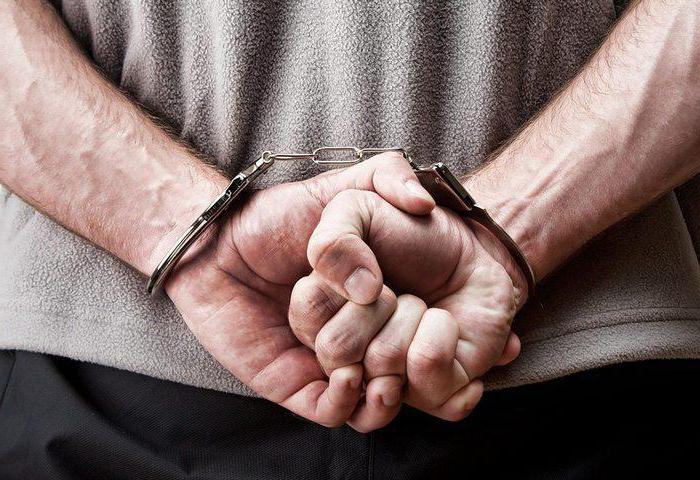 meurtre en garde à vue d'une personne qui a commis un crime