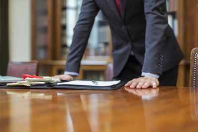 motifs de récusation d'un avocat dans une procédure pénale