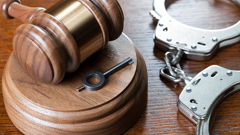 dépasser les limites de la défense nécessaire