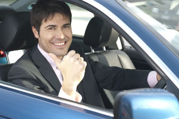 vérifier la voiture pour un prêt de vins