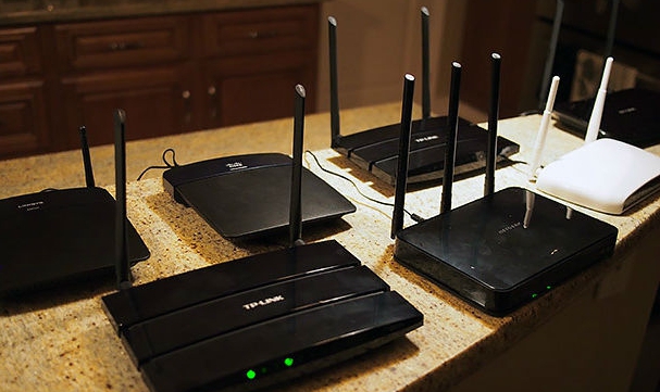 how to choose a router for the apartment