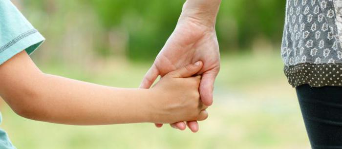 Quels sont les documents nécessaires pour adopter l'enfant d'une femme?