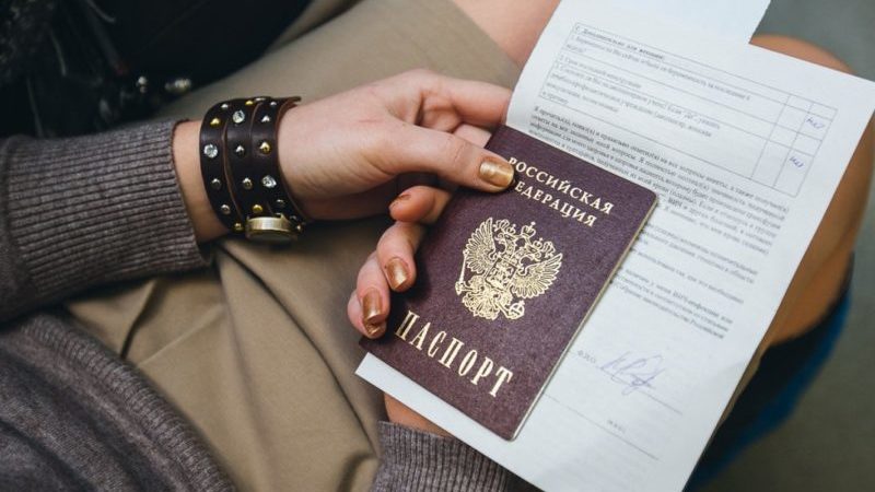 Existe-t-il une pénalité pour le retard d'un passeport de la Fédération de Russie?