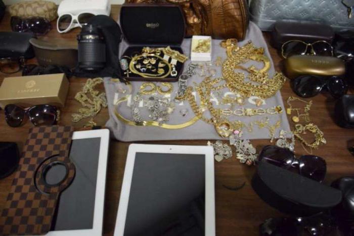 la différence entre une encoche et une recherche est