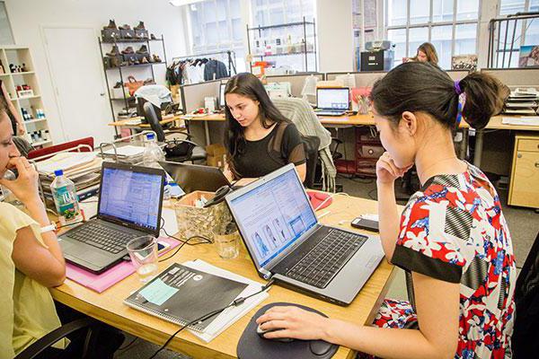 fonctions de directeur des ventes actives