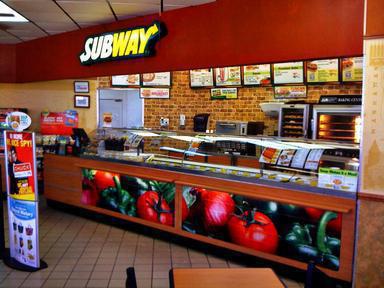 how much does a Subway franchise cost