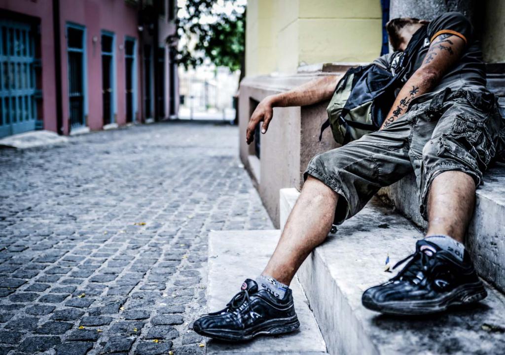 Le mari a chassé sa femme de la maison