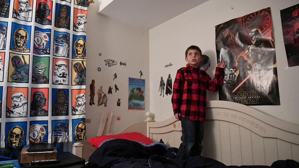 Bébé dans sa chambre