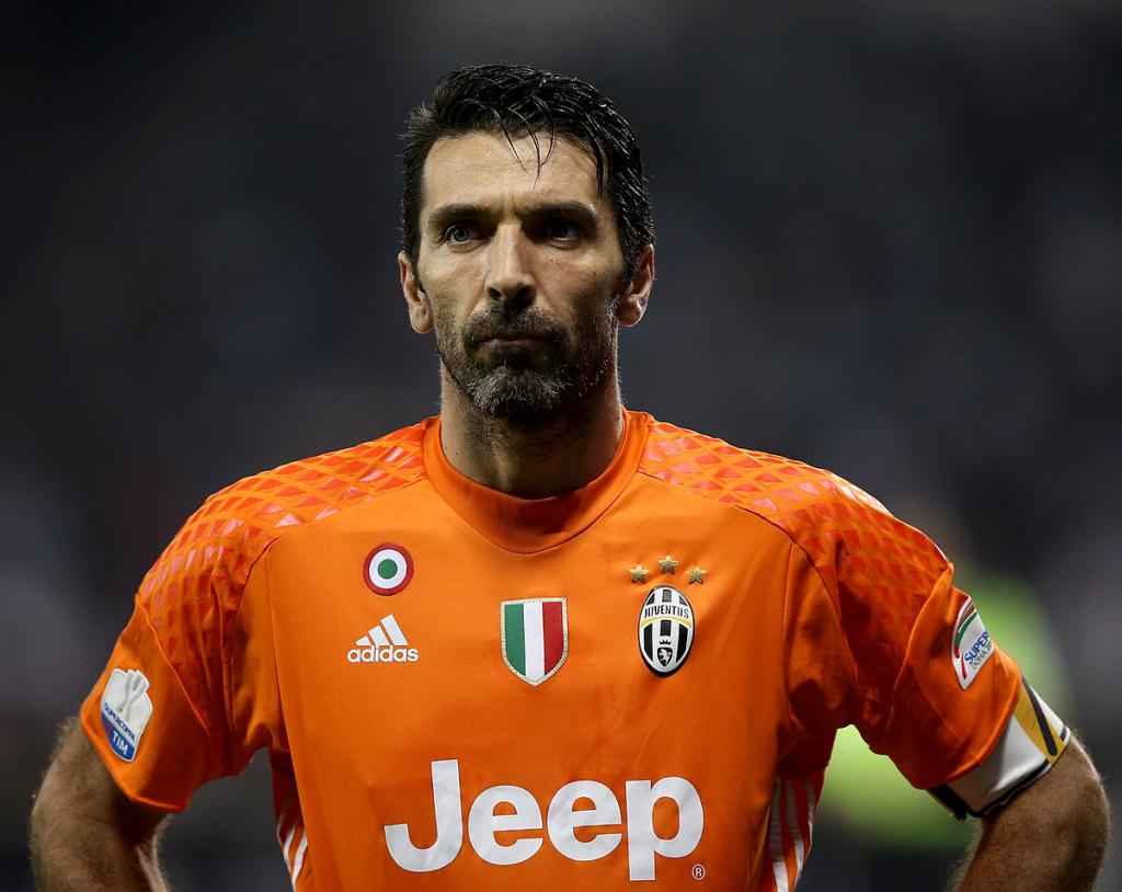 Gianluigi Buffon, ancien combattant des sports honoré