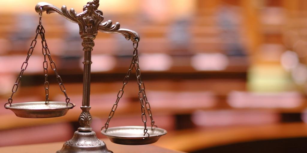 devoirs dans un tribunal d'instance