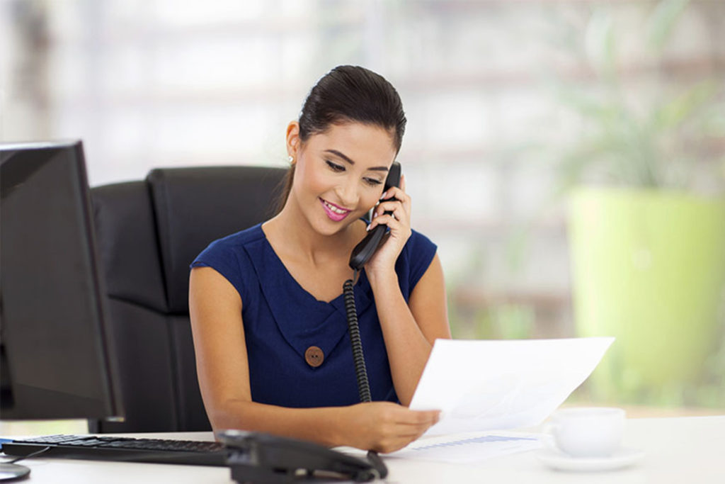 que fait la secrétaire