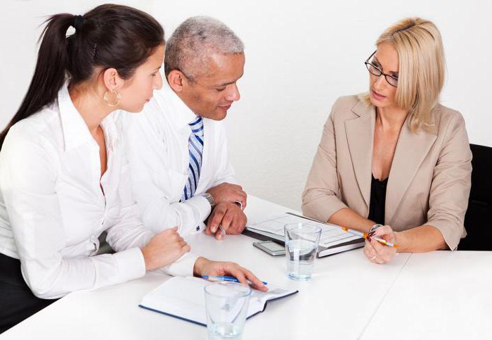 la prestation de services sans une pratique judiciaire contractuelle