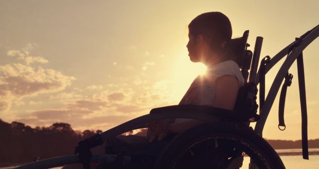 Coucher de soleil au bord de la rivière