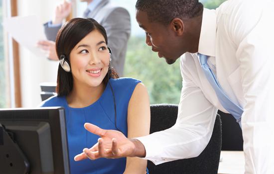 l'homme est venu à la campagne d'assurance