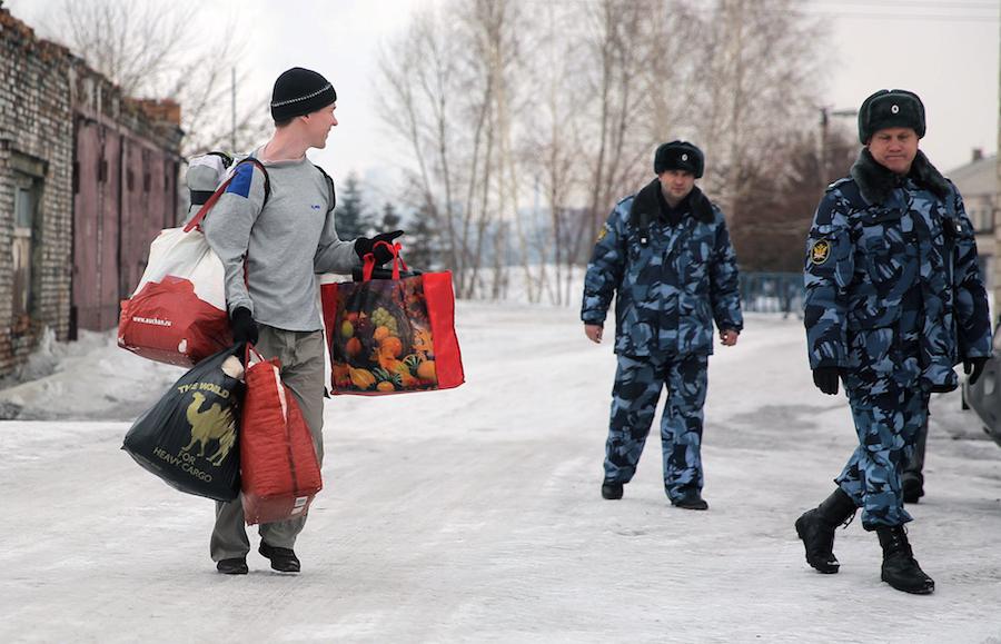 le condamné est arrivé dans la colonie