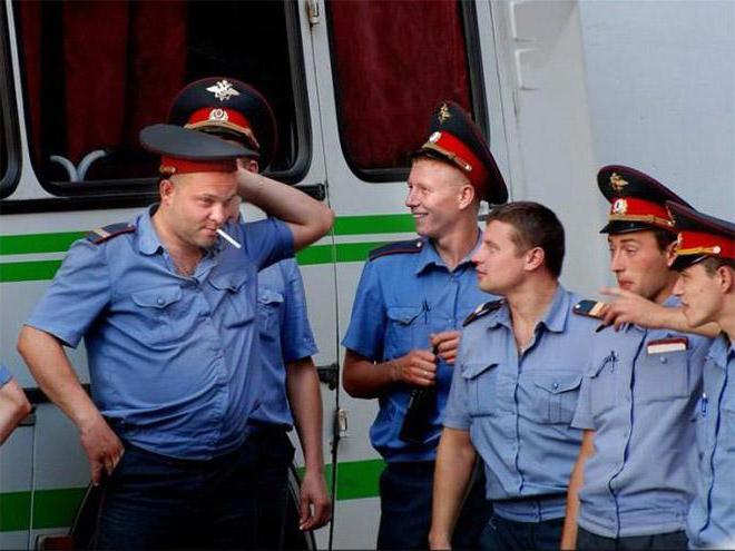 non-respect des exigences légales imposées à un agent de police pour arrêter