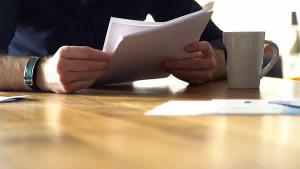 examen des actes réglementaires de la Fédération de Russie