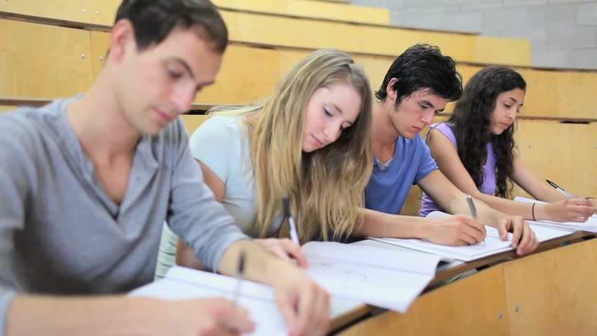 L'enseignant n'a pas le droit de prendre le téléphone?