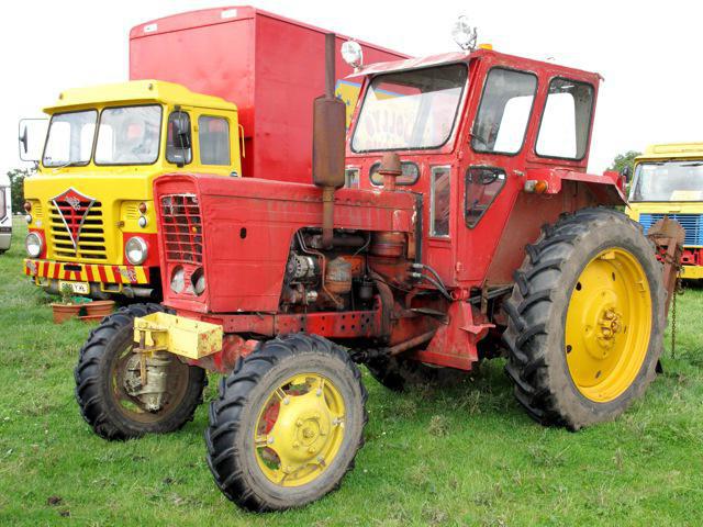 À quelle catégorie appartient le tracteur MTZ 82?