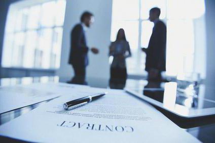 transactions interconnectées dans le but de déterminer une transaction majeure