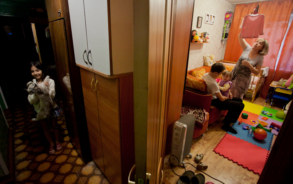 voisins dans un appartement commun