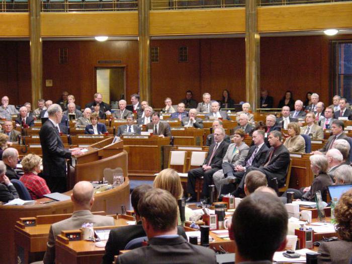 défaut de comparaître devant le tribunal du défendeur civil