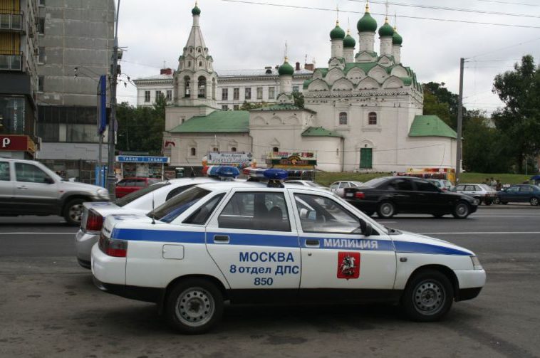 Quelle est la différence entre un protocole et une ordonnance d'infraction administrative?