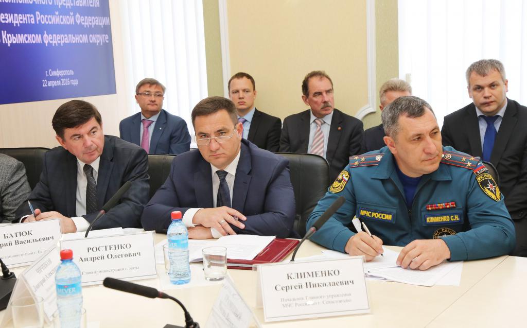 envoyés dans les districts fédéraux