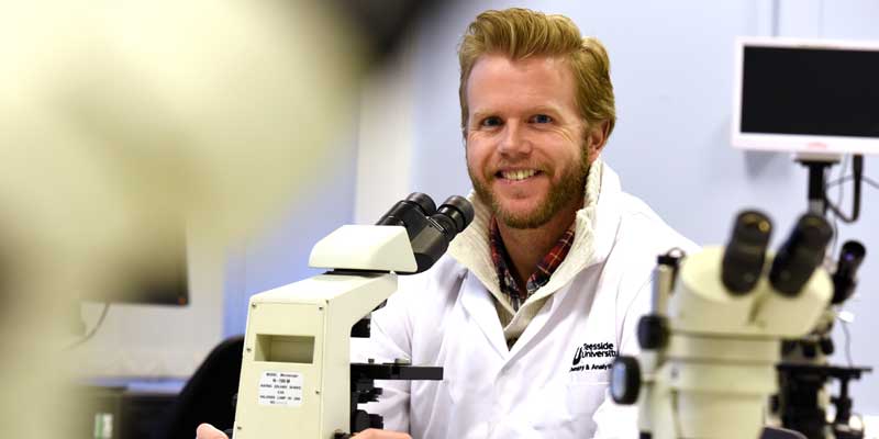 profession médecin légiste où ils enseignent