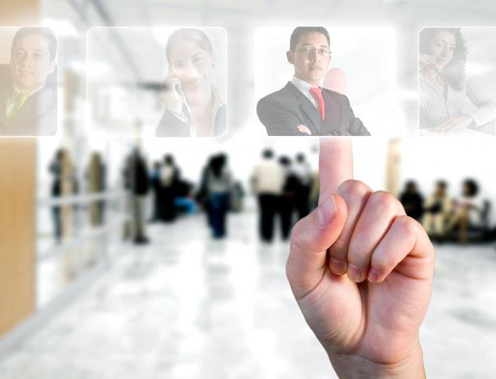 vérification des règlements avec personnel rémunéré