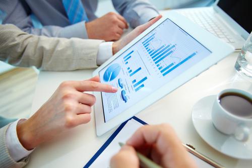 les investisseurs à l'ordinateur