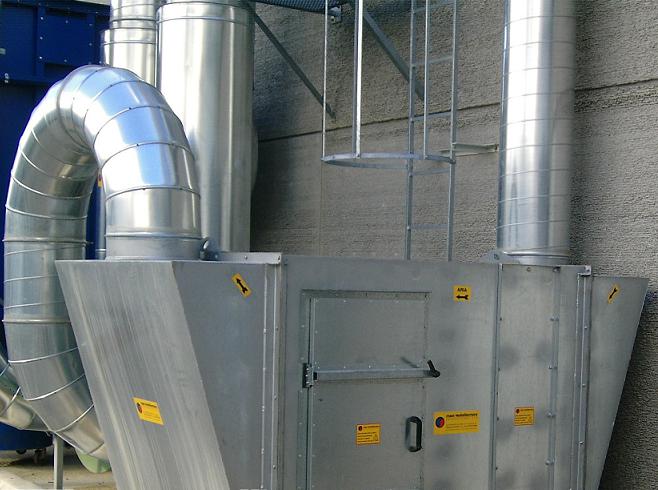 installation de purification de l'air à partir des émissions de l'équipement d'exploitation