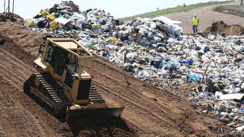 les routes entre les éboulements