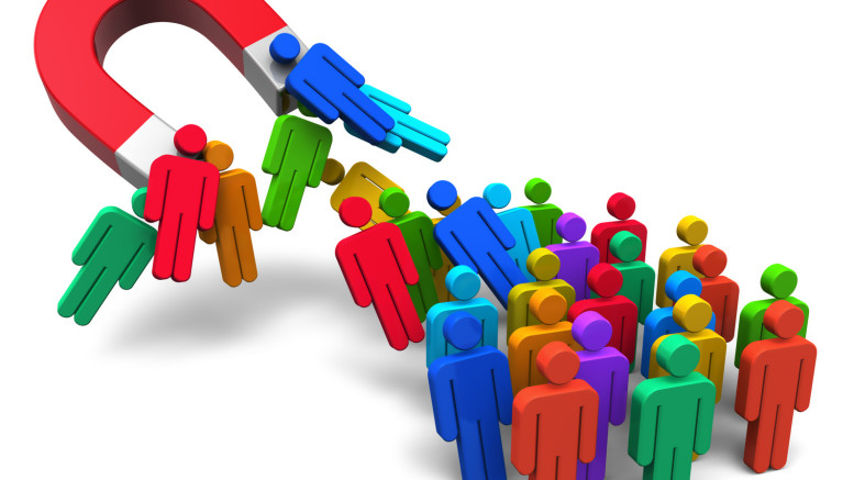 les gens sont attirés par un aimant