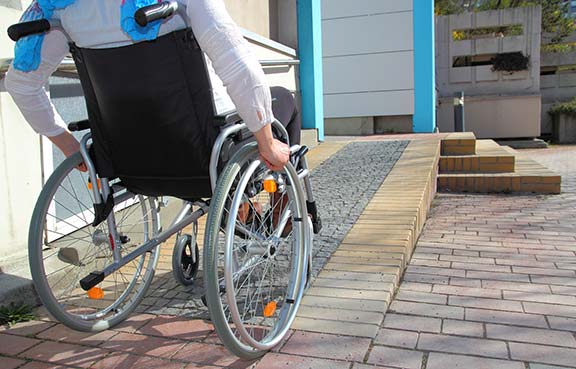 normes de performance des rampes de clôture en métal pour handicapés