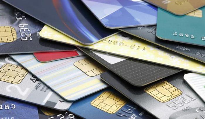 Les huissiers de justice peuvent-ils arrêter un compte de crédit sans m'en avertir?