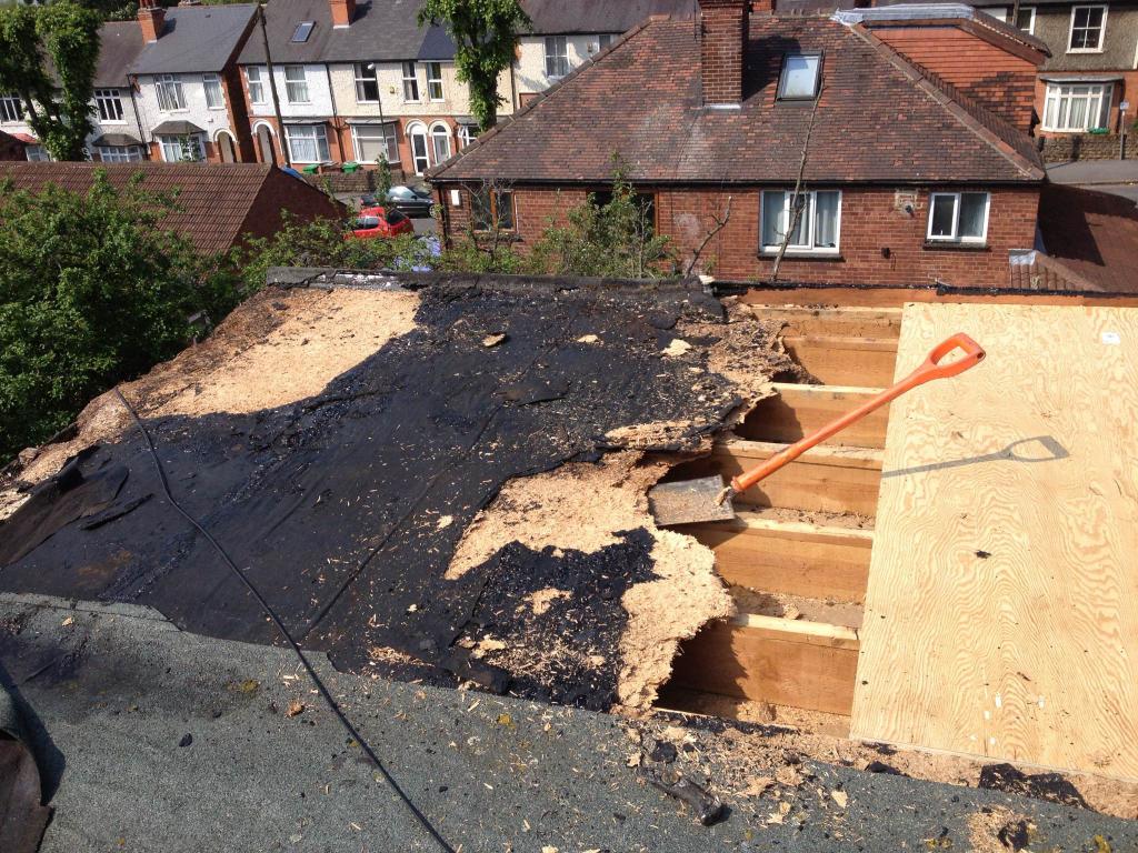 Toit qui fuit, où aller?