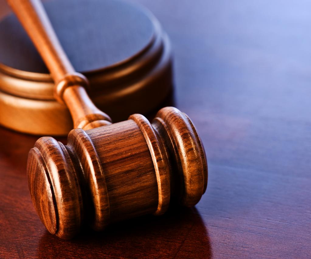 Le toit coule: où se plaindre?