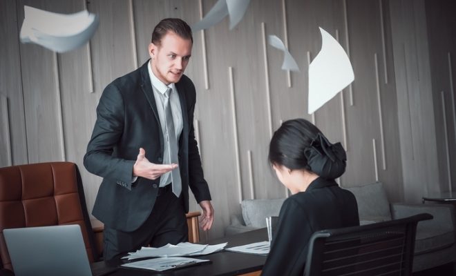 Licenciement forcé, article